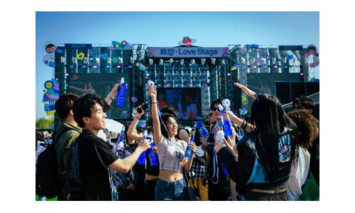 杭州草莓音乐节火爆开唱，脉动与年轻人站在一起读懂他们的热爱