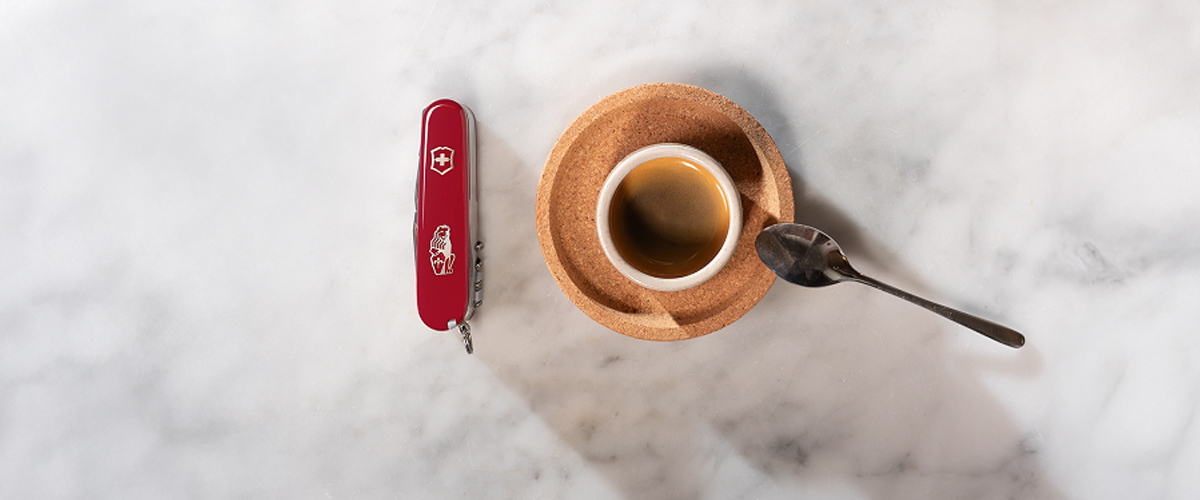 做好准备，自成大师： VICTORINOX 维氏与 LA MARZOCCO 联合打造咖啡师工具